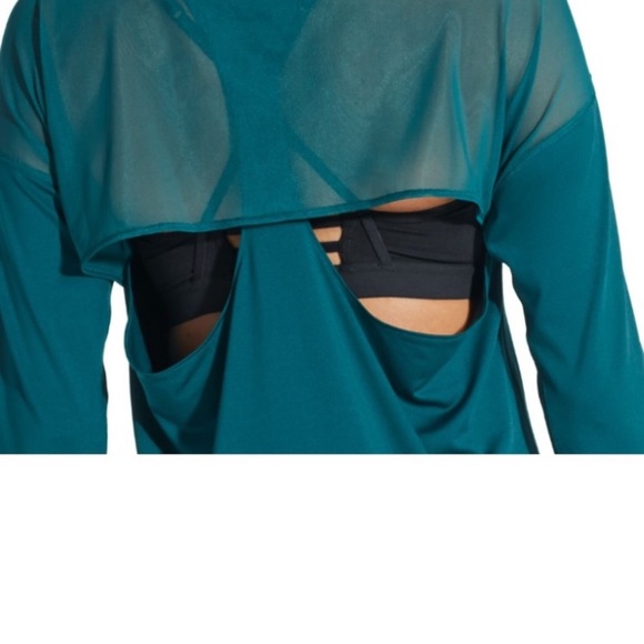 Calia workout top - Picture 2 of 3